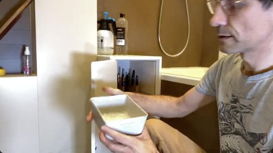 Install humidity-regulating gel — Workshop view of install humidity-regulating gel.